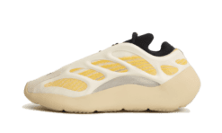 YZY 700 - V3 SAFFLOWER