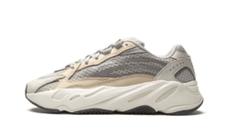 YZY 700 - V2 CREAM