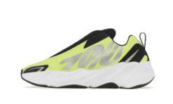 YZY 700 -MNVN LACESS PHOSPHOR