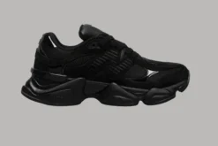 New Balance 9060 - Triple Black